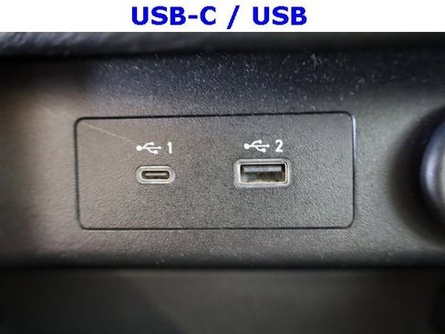 Used 2023 Nissan Rogue SV image 9