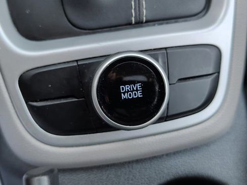 Certified 2023 Hyundai Venue SEL w/ Cargo Package image 24