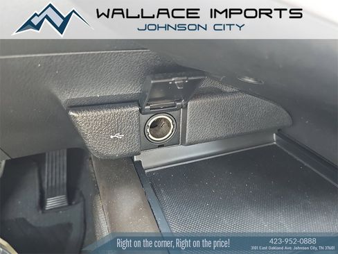 Used 2024 Toyota Camry SE image 29