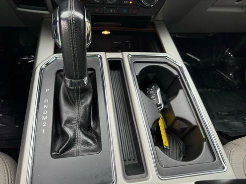 Used 2015 Ford F150 Lariat image 25