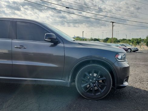 Used 2018 Dodge Durango R/T w/ Technology Group AWD/4WD image 4