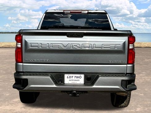 Used 2019 Chevrolet Silverado 1500 Custom w/ Custom Value Package image 7