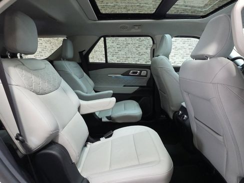 Used 2025 Ford Explorer Platinum w/ Ultimate Package image 14