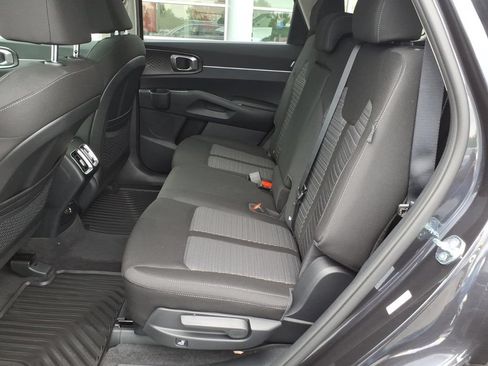 New 2026 Kia Sorento LX FWD image 9