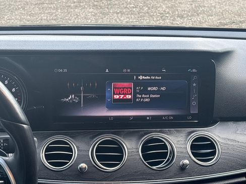 Used 2019 Mercedes-Benz E 450 4MATIC Sedan image 16