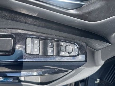 Used 2022 Nissan Pathfinder SV image 18