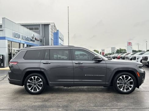 Used 2022 Jeep Grand Cherokee L Overland w/ Luxury Tech Group IV AWD/4WD image 15