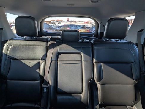 Used 2020 Ford Explorer XLT w/ Equipment Group 202A image 13