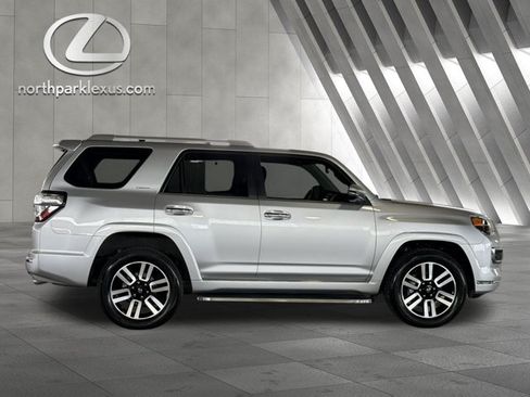 Used 2024 Toyota 4Runner Limited AWD/4WD image 4
