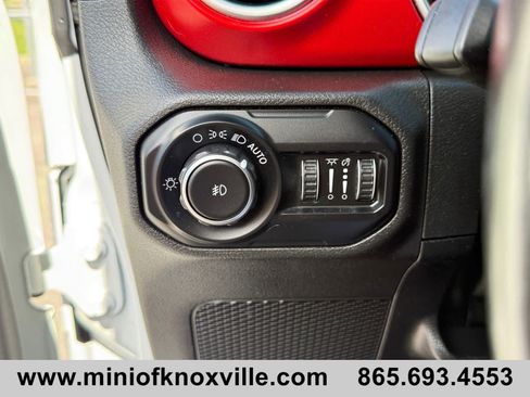 Used 2020 Jeep Wrangler Unlimited Rubicon AWD/4WD image 32