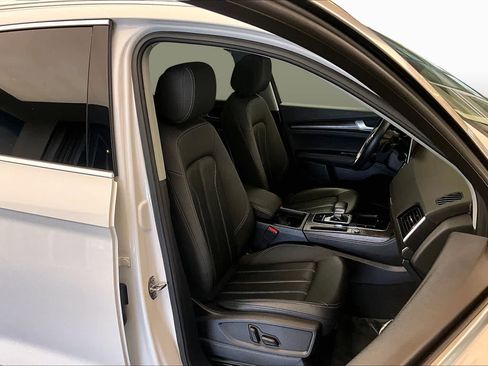 Used 2023 Audi Q5 2.0T Premium Plus w/ Premium Plus Package AWD/4WD image 9