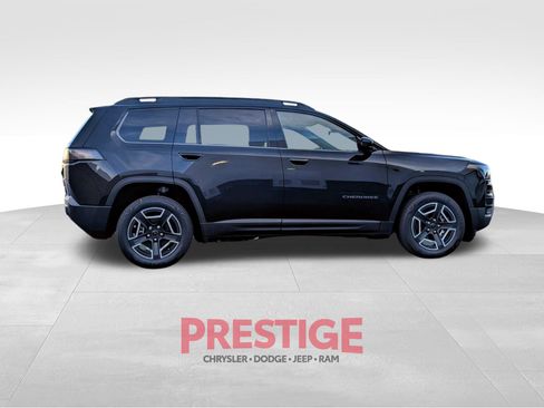 New 2026 Jeep Cherokee Laredo image 4