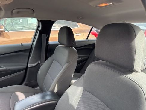 Used 2017 Chevrolet Cruze LS FWD image 9