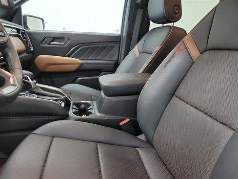 Used 2024 GMC Canyon AT4 w/ AT4 Premium Package image 19