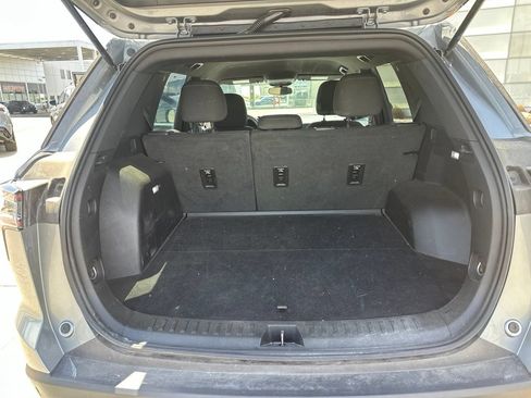 Used 2025 Chevrolet Equinox LT FWD image 8