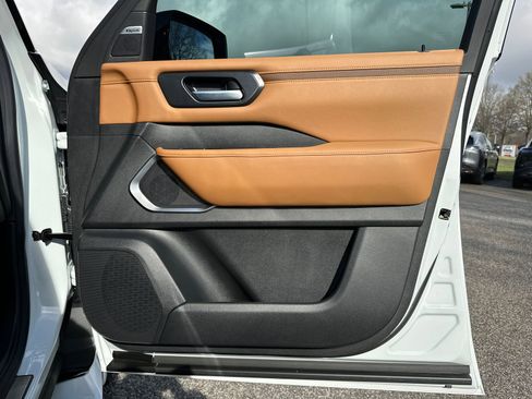 Certified 2026 Nissan Armada Platinum Reserve image 14