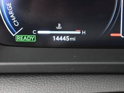 Certified 2025 Toyota Crown Signia AWD/4WD image 23