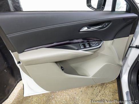 Certified 2023 Cadillac XT4 Luxury w/ Cold Weather Package image 18