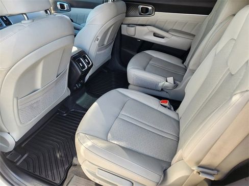 Used 2024 Kia Sorento SX Prestige w/ Panoramic Sunroof Package image 16