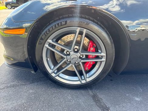 Used 2007 Chevrolet Corvette Z06 w/ Preferred Equipment Group RWD image 25