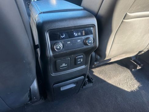 Used 2017 GMC Acadia SLT image 27