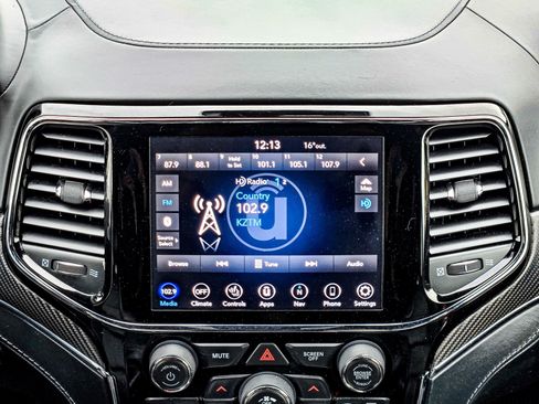 Used 2020 Jeep Grand Cherokee SRT image 36