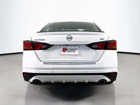 Used 2023 Nissan Altima 2.5 SV w/ SV Premium Package FWD image 6