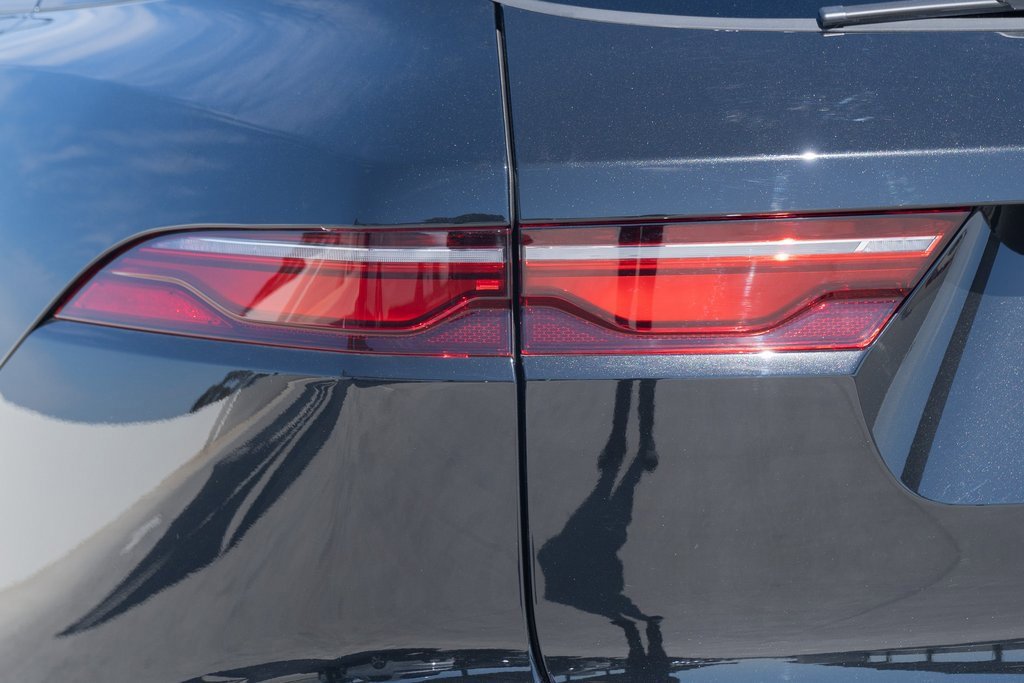 Used 2025 Jaguar F-PACE R-Dynamic S AWD/4WD image 5