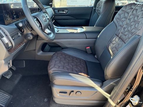 New 2026 Nissan Armada Platinum image 18