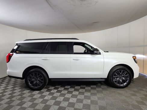 New 2026 Ford Expedition Platinum w/ Stealth Appearance Package AWD/4WD image 8