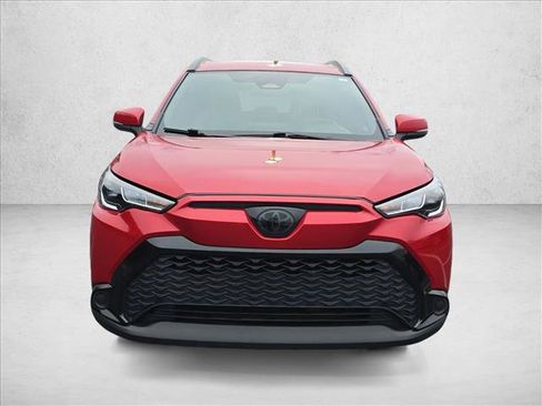 Used 2024 Toyota Corolla Cross SE image 2