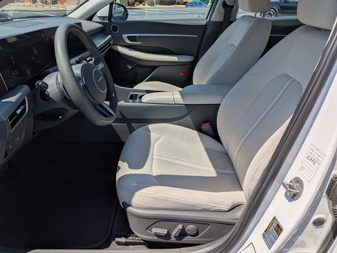 Used 2025 Hyundai Sonata SEL FWD image 14