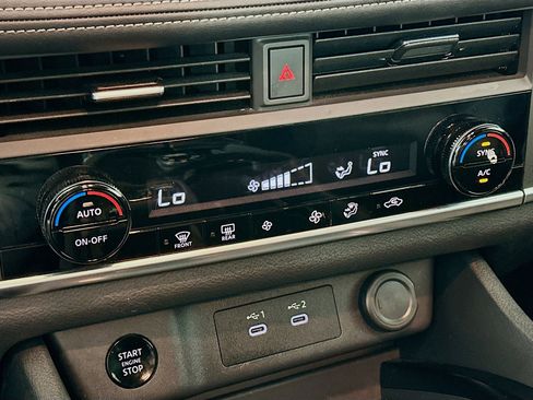 Used 2025 Nissan Rogue SV image 23