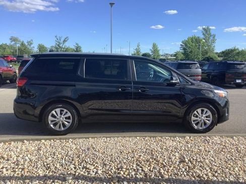 Used 2018 Kia Sedona LX w/ LX Essentials Premium Package FWD image 6