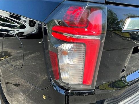 Used 2022 Chevrolet Suburban High Country AWD/4WD image 23