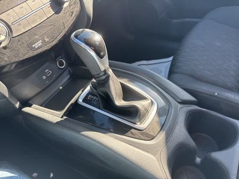 Used 2019 Nissan Rogue S AWD/4WD image 19