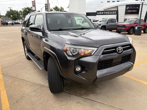 Used 2022 Toyota 4Runner SR5 AWD/4WD image 2