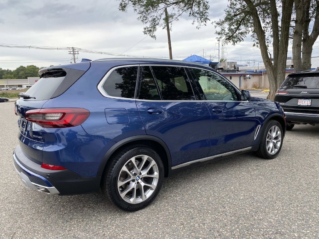 Used 2021 BMW X5 xDrive40i w/ Premium Package 2 AWD/4WD image 3