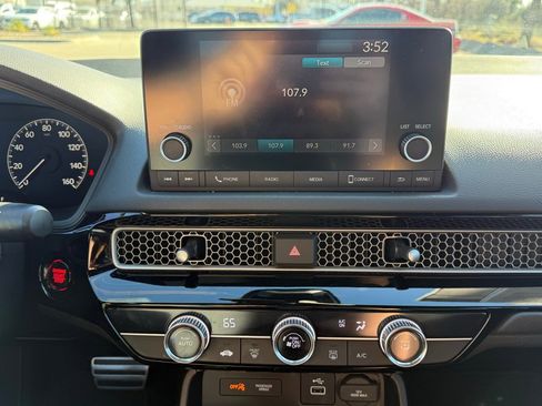 Used 2024 Honda Civic Sport image 15