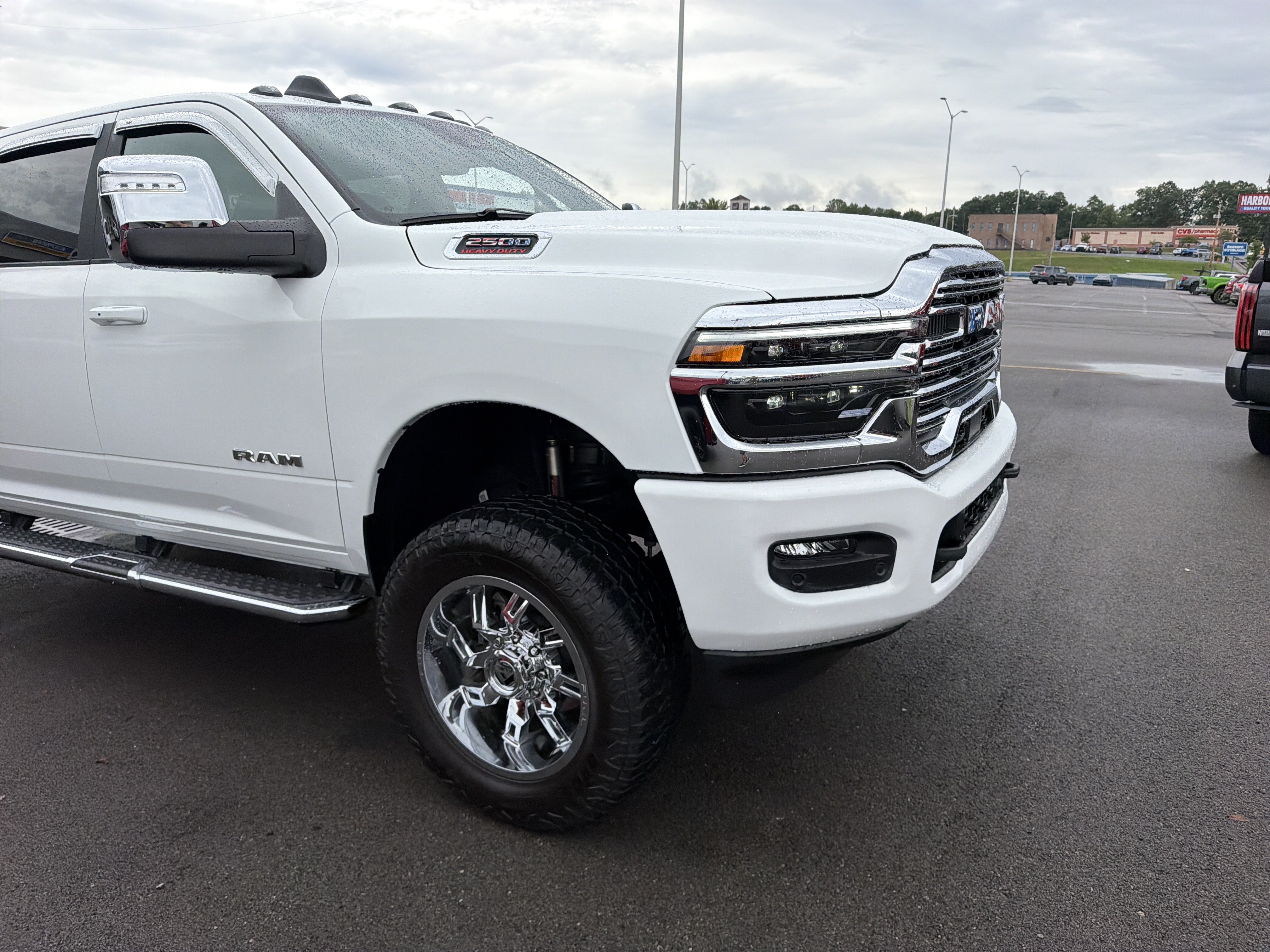 Used 2026 RAM 2500 Laramie AWD/4WD image 4