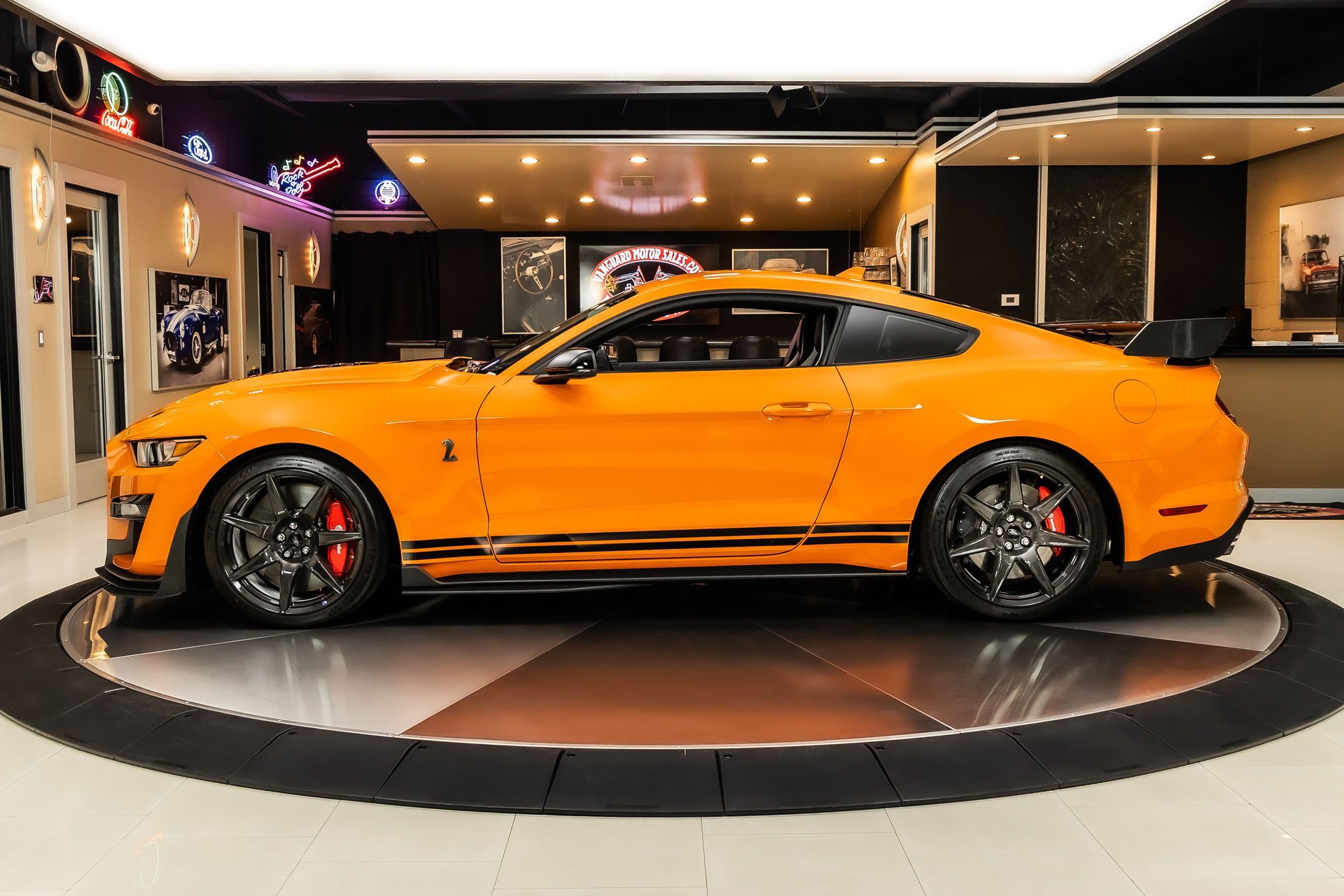 Used 2021 Ford Mustang Shelby GT500 w/ Carbon Fiber Track Pack RWD image 18