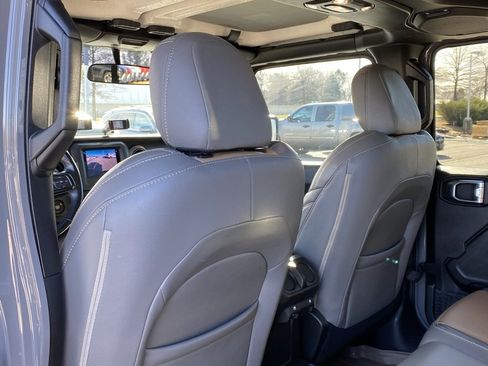 Used 2021 Jeep Gladiator Sport image 26