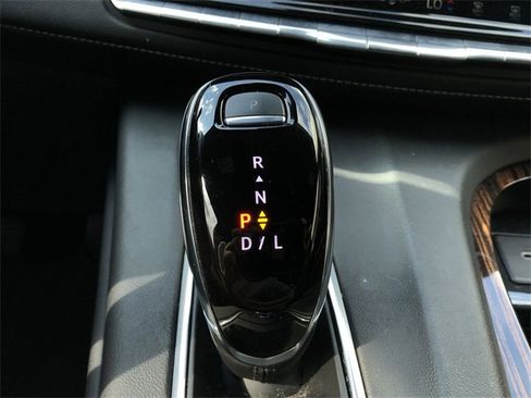 Certified 2021 Cadillac Escalade Premium Luxury image 27