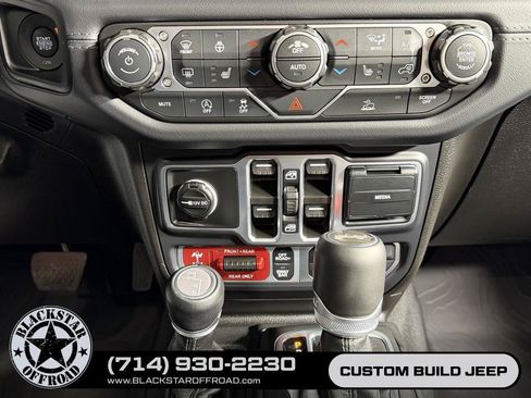 Used 2026 Jeep Wrangler Unlimited Rubicon AWD/4WD image 30