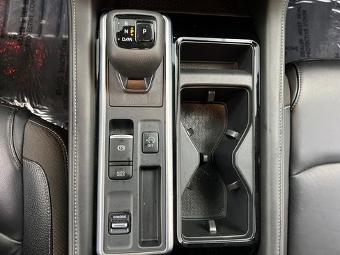 Used 2025 Nissan Pathfinder SL image 48