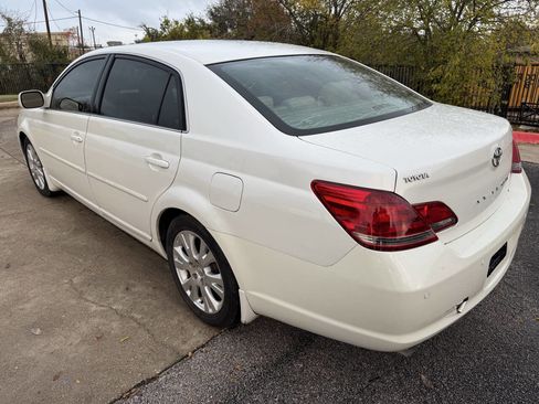 Used 2008 Toyota Avalon XLS image 5