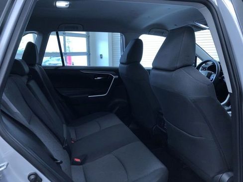 Used 2025 Toyota RAV4 XLE AWD/4WD image 18