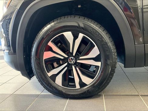 Used 2024 Volkswagen Atlas Cross Sport SE AWD/4WD image 7
