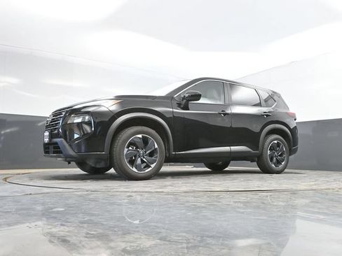 Used 2025 Nissan Rogue SV AWD/4WD image 47