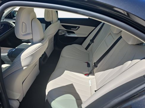 Used 2025 Mercedes-Benz E 350 Sedan image 14